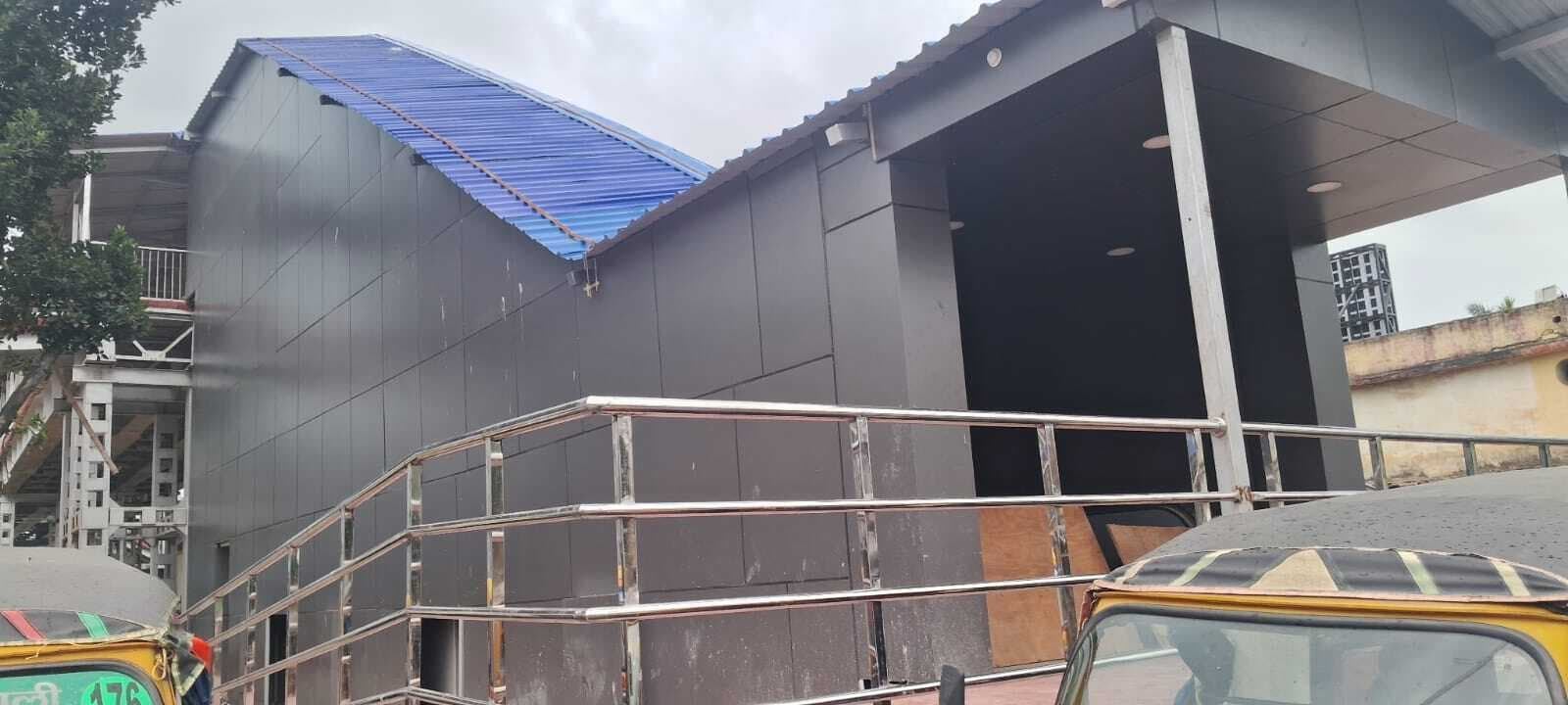 जमालपुर में एस्केलेटर का कार्य पूरा, लिफ्ट लगाने की मंथर गति से यात्रियों को नहीं मिल रहा लाभ