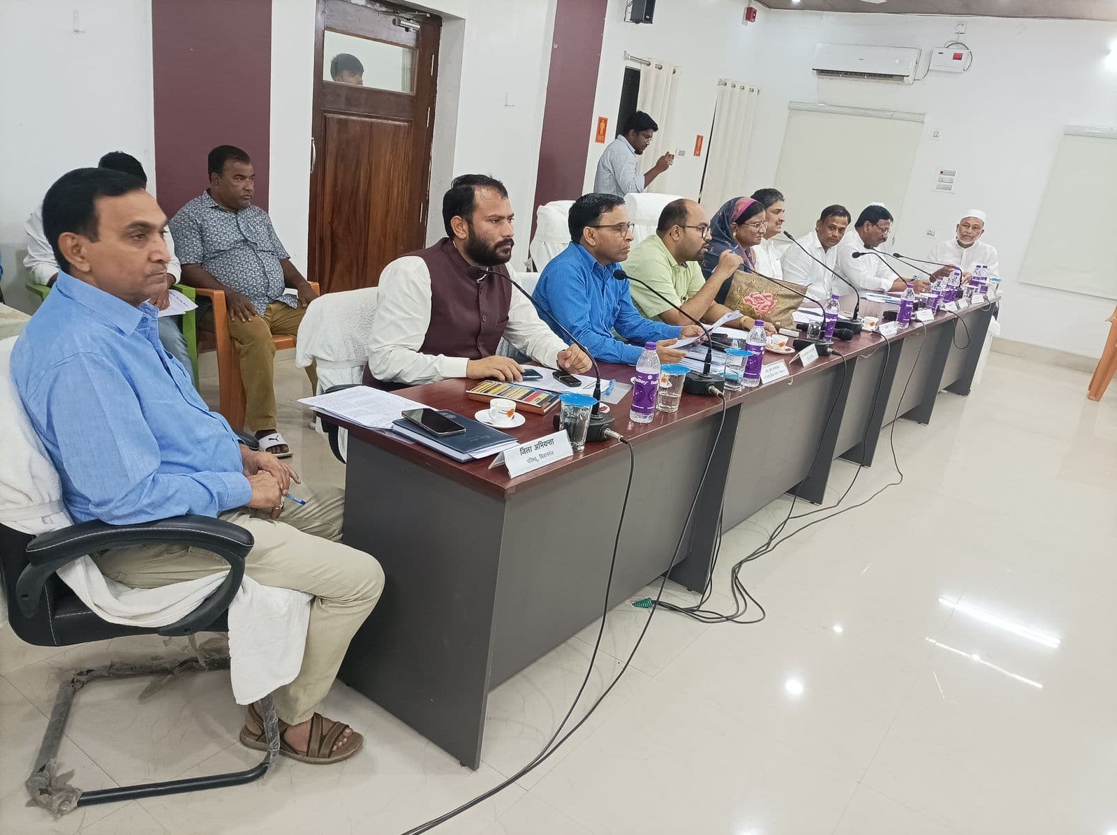 जिला परिषद की बैठक में बाढ़, नियंत्रण, जल निस्सरण समेत कई विभागीय कार्यों की हुई समीक्षा