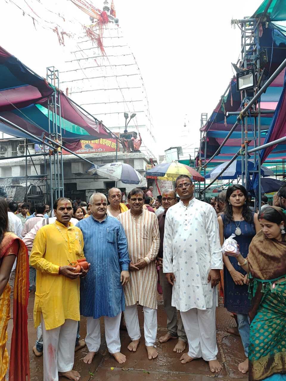 संघ के प्रचारकों ने बाबा बैद्यनाथ का किया जलाभिषेक