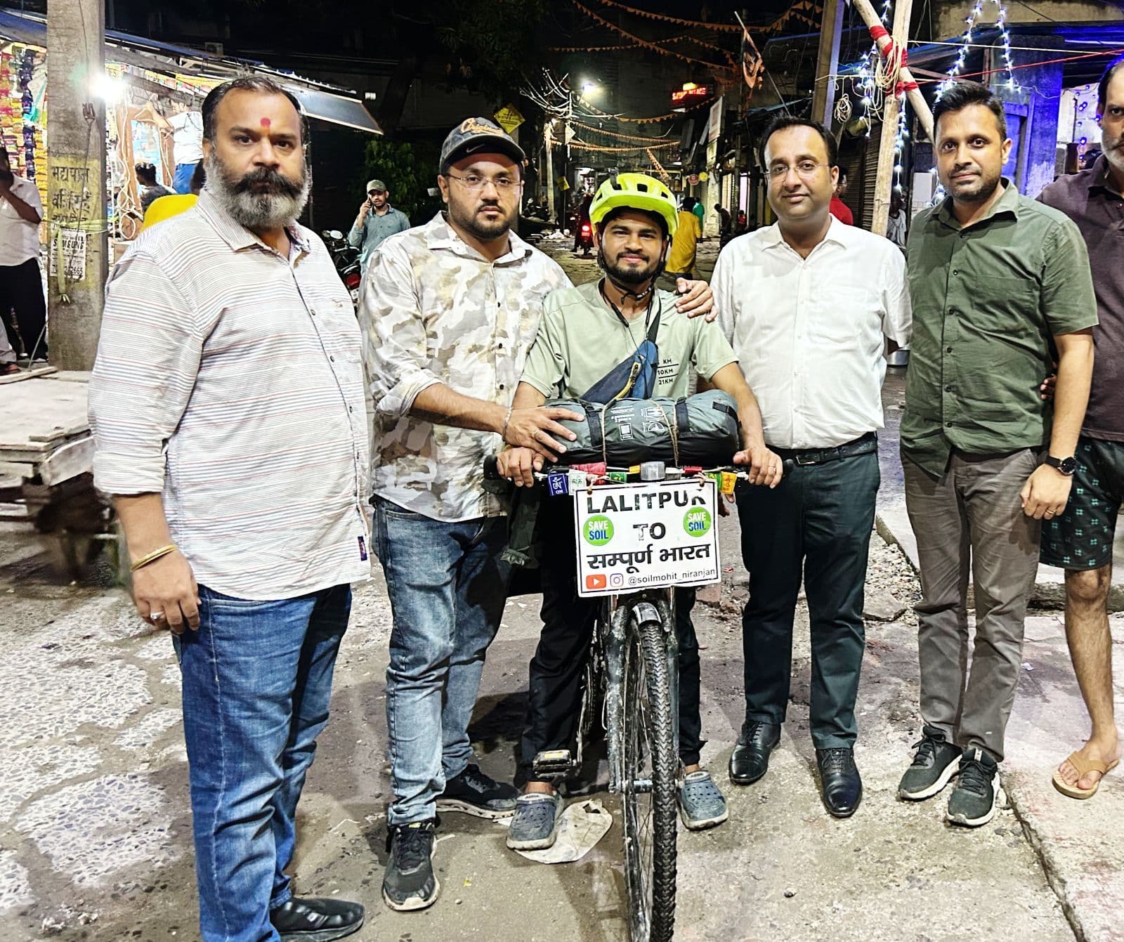 मिट्टी बचाओ अभियान पर निकले युवक का हुआ अभिनंदन