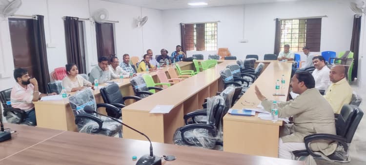 नरकटियागंज, गौनाहा, सिकटा, लौरिया, मैनाटाड़ व योगापट्टी के 46 स्थानों पर बाढ़-कटाव का खतरा