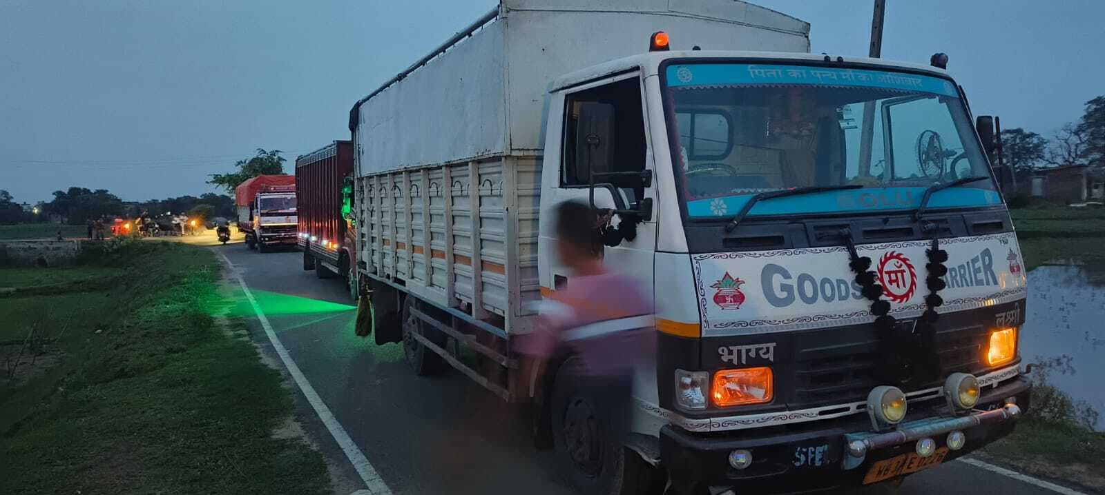 मवेशी लदे पांच वाहन जब्त, नौ पशु तस्कर गिरफ्तार