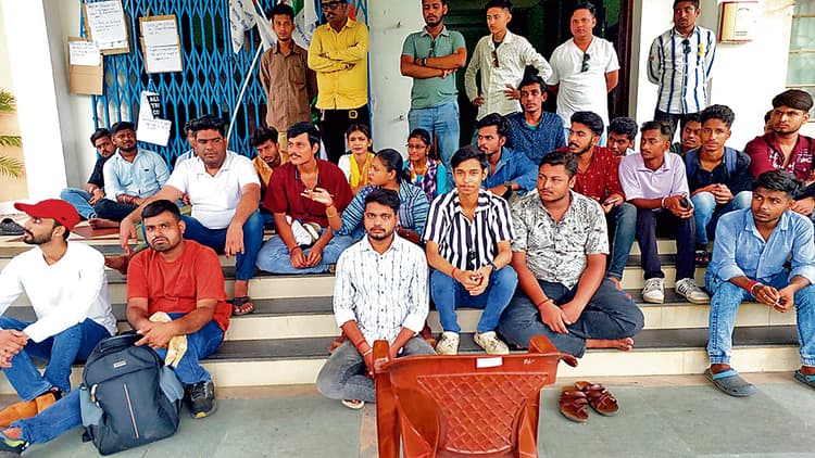 केएनयू के कुलपति ने डीन ऑफ आर्ट्स को दिया अपना चार्ज