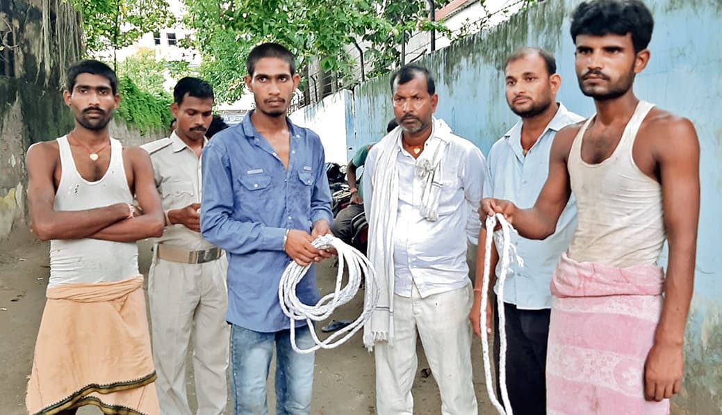 पत्नी ने ससुराल लौटने से मना किया, तो पति ने फांसी लगा की आत्महत्या