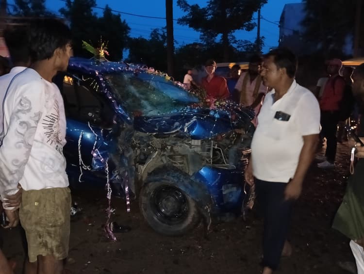 दूल्हे की गाड़ी जुगाड़ गाड़ी से टकरायी, सात लोग जख्मी