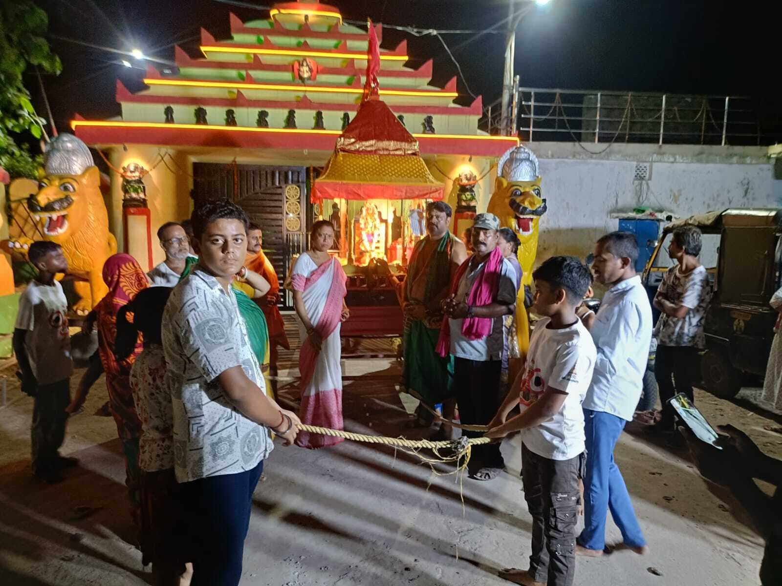 हेरापंचमी पर नाराज मां लक्ष्मी मौसीबाड़ी पहुंचीं, भगवान जगन्नाथ का रथ तोड़ा