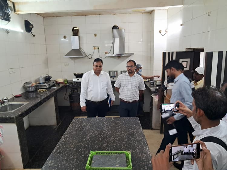 रेलवे : पहले से काफी सुधरी है रनिंग रूम की स्थिति, और बढ़ायी जायेंगी सुविधाएं