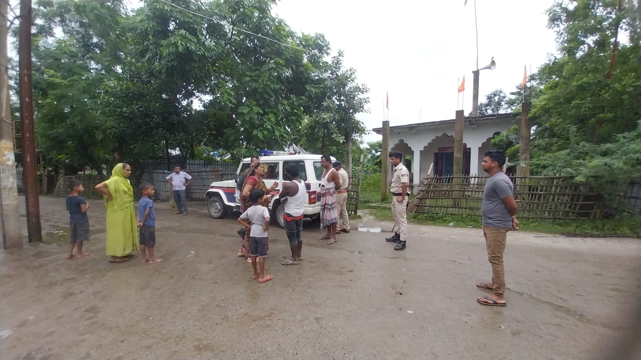 कृष्ण मंदिर से लाउड स्पीकर व हजारों रुपये की चोरी