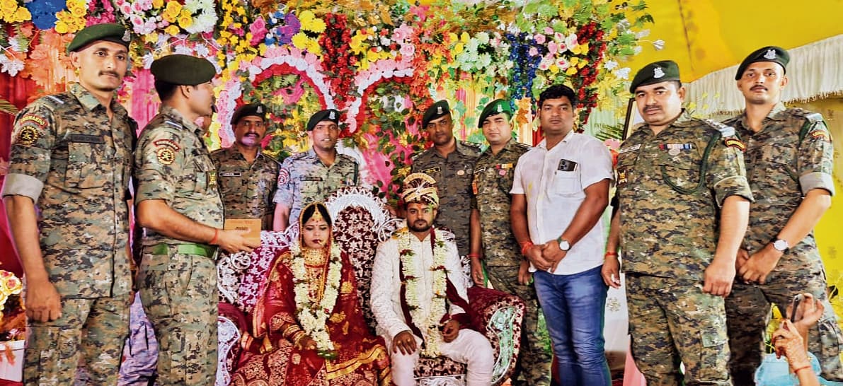 कोबरा जवानों ने शहीद कमांडों की बहन की शादी में निभायी भाई की भूमिका