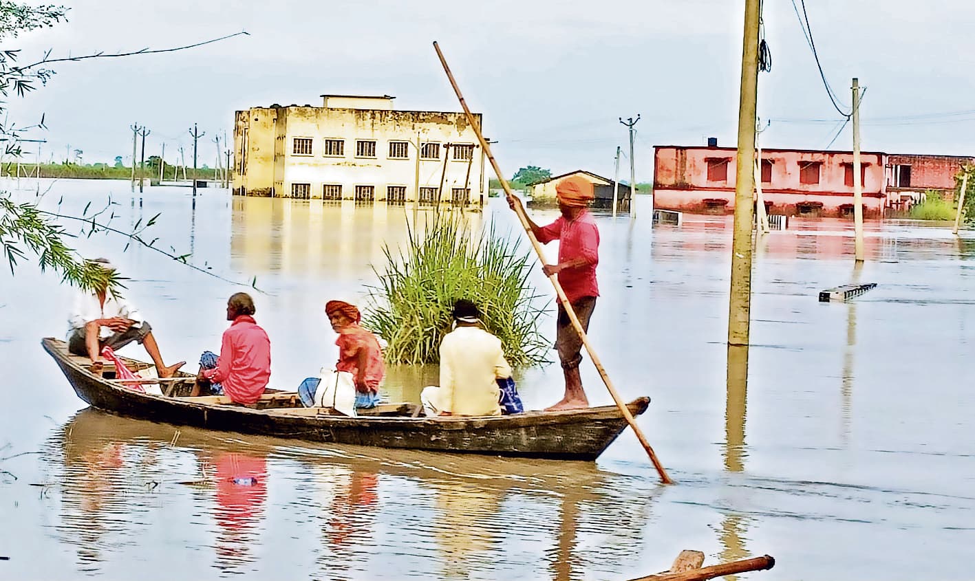 नेपाल में बारिश से गंडक बेकाबू, खतरे के निशान से 1.10 मीटर ऊपर पहुंची