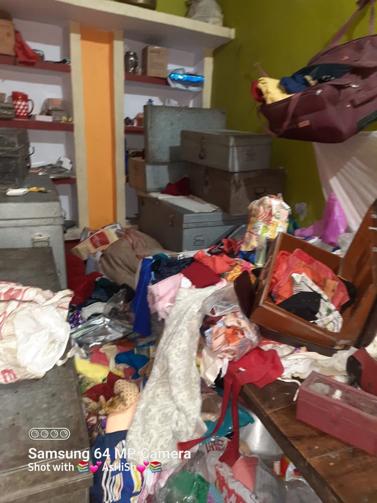 दनियावां में बंद घर का ताला तोड़ नकद व गहना समेत 20 लाख की चोरी