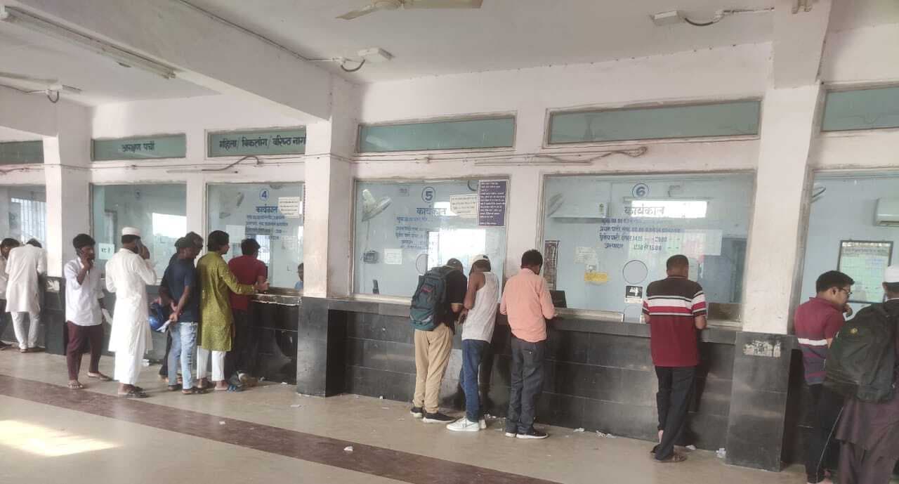 पहले मांग पत्र पर भी नहीं निकल पाता ओपनिंग डे का टिकट