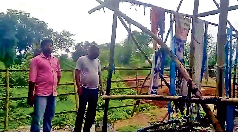 गंगाजलघाटी के नबग्राम में तृणमूल कांग्रेस कार्यालय जल कर राख