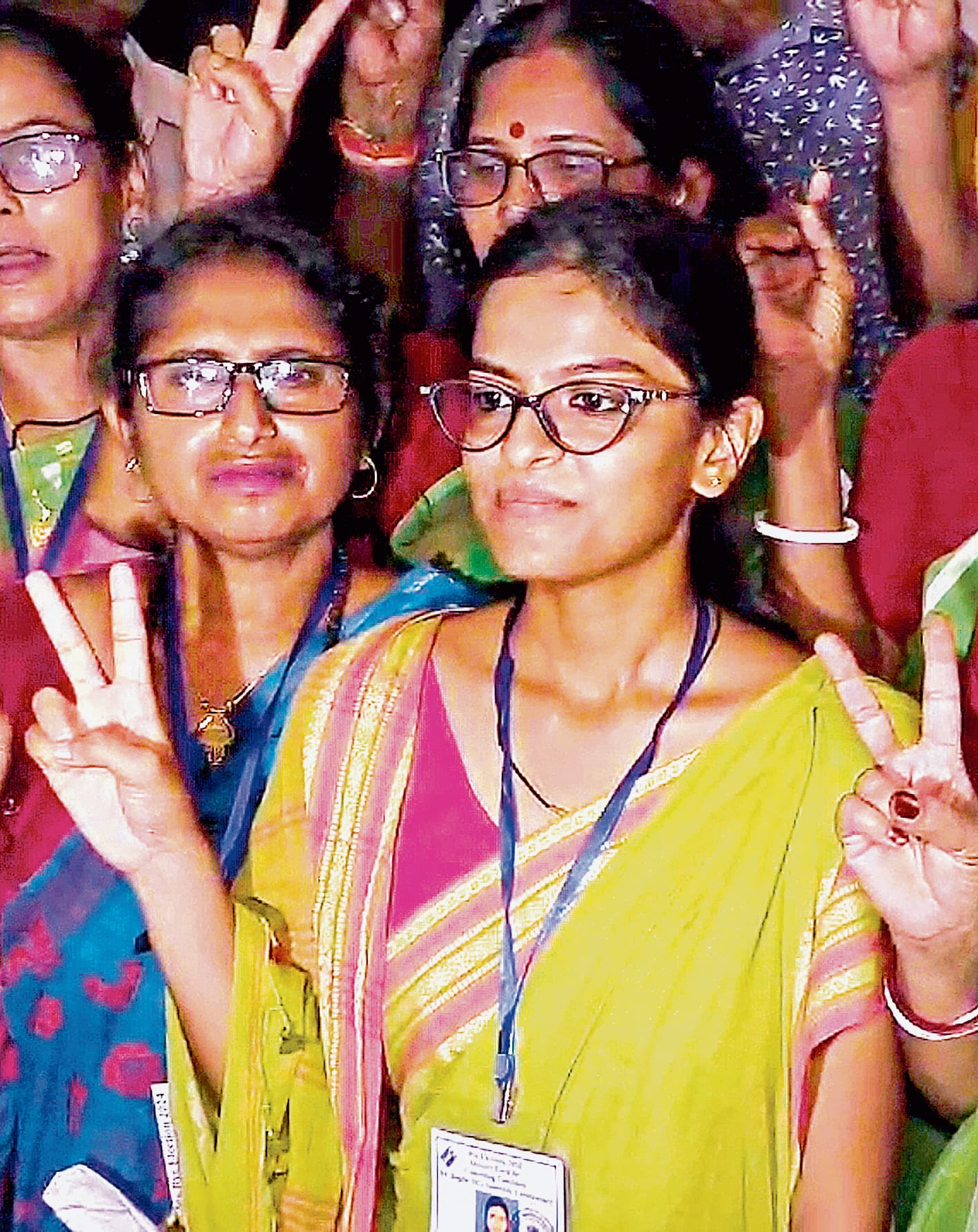 मधुपर्णा ठाकुर बनीं राज्य की सबसे कम उम्र की विधायक