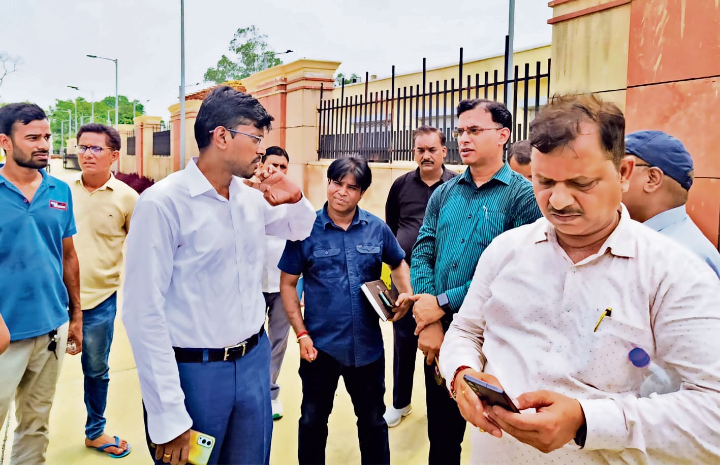 नालों पर काबिज पक्के अतिक्रमण हटाये जाएं