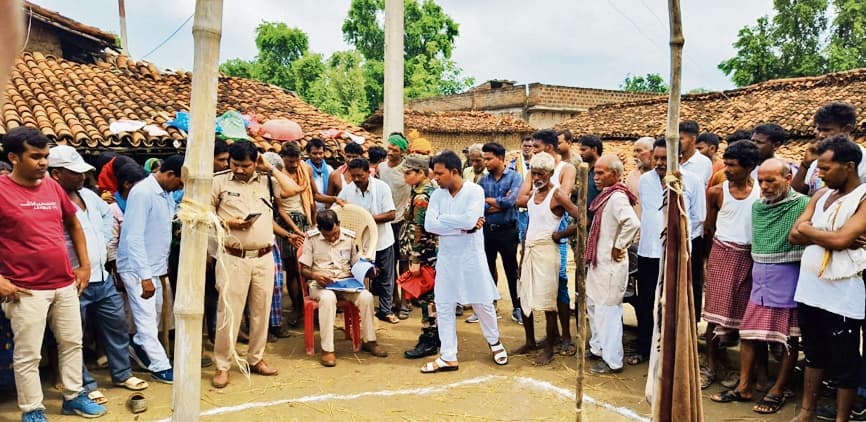 कोसला-करहनी गांव के पास मिला व्यक्ति का शव, पुलिस जांच में जुटी