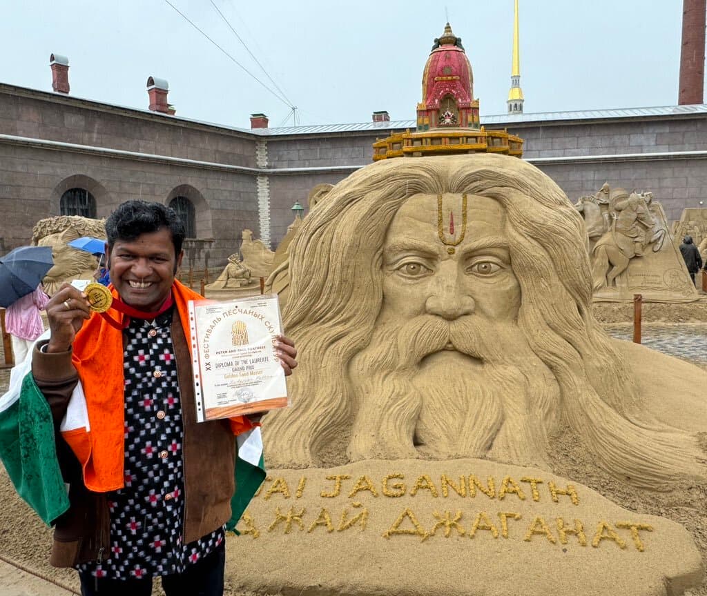 सुदर्शन पटनायक ने रूस में गोल्डन सैंड मास्टर पुरस्कार जीता