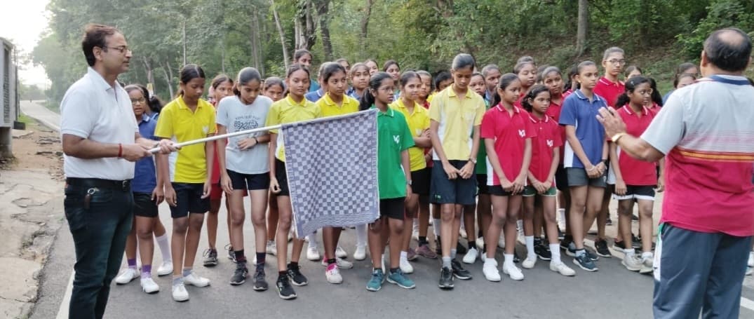 600 बच्चों ने लगायी दौड़