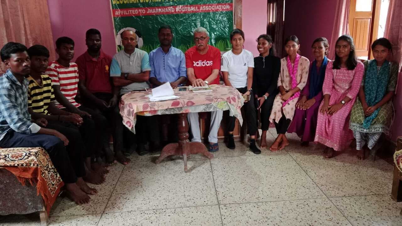 सितंबर में मधुपुर में होगा महिला व पुरुष फुटबॉल लीग