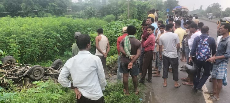 ट्रक ने पीकअप में मारी टक्कर एक की मौत, छह लाेग घायल