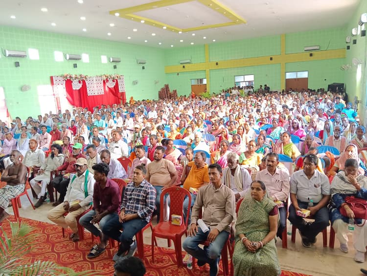 सामूहिक प्रयास, त्याग, संघर्ष एवं बलिदान के फलस्वरूप अलग राज्य झारखंड का हुआ निर्माण : स्पीकर, समारोह में 536 झारखंड आंदोलनकारियों को प्रमाण-पत्र एवं शॉल ओढ़ाकर किया गया सम्मानित