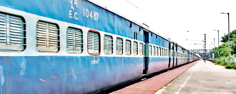 UP News: पंजाब मेल में आग लगने की अफवाह, भगदड़ में 20 यात्री घायल