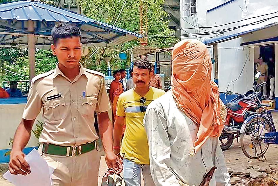 पांच लाख रुपये के जाली नोटों के साथ एक तस्कर गिरफ्तार