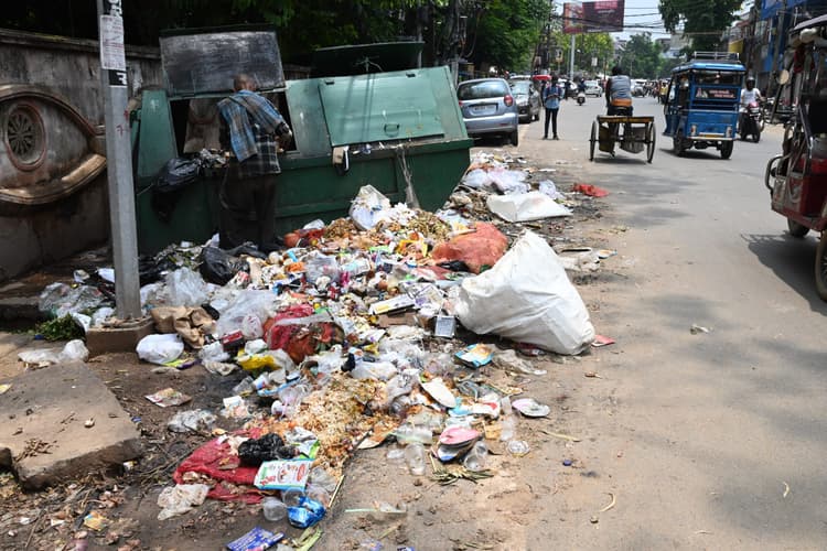 कूड़े का उठाव नहीं, शहर में जमा हो गया 550 टन कचरा