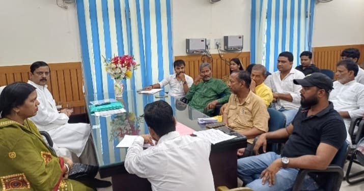 जिला पार्षदों ने अपने-अपने क्षेत्र की समस्याओं से विभाग को कराया अवगत