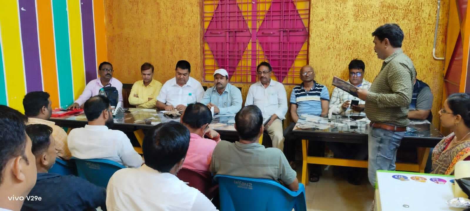 सहायक औषधि नियंत्रक व औषधी निरीक्षक का फारबिसगंज ड्रग एसोसिएशन ने किया भव्य स्वागत