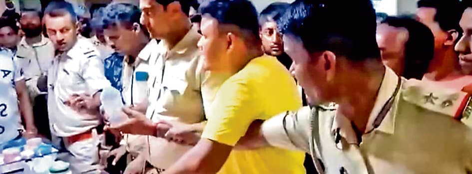 अस्पताल में मरीज की मौत के बाद परिजनों ने किया हंगामा