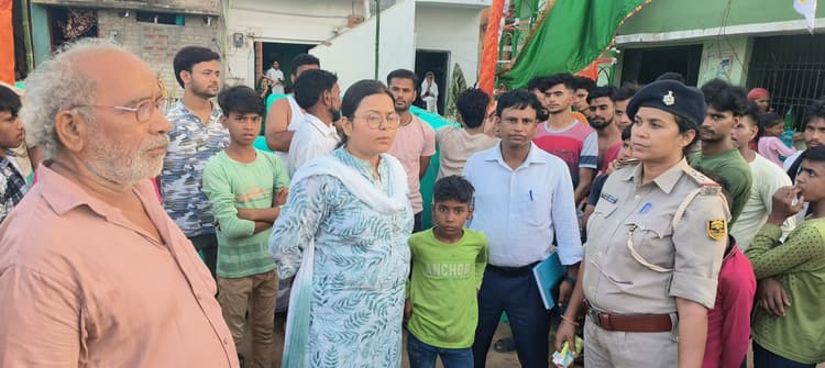 मुहर्रम को लेकर गिद्धौर प्रशासन ने किया फ्लैग मार्च