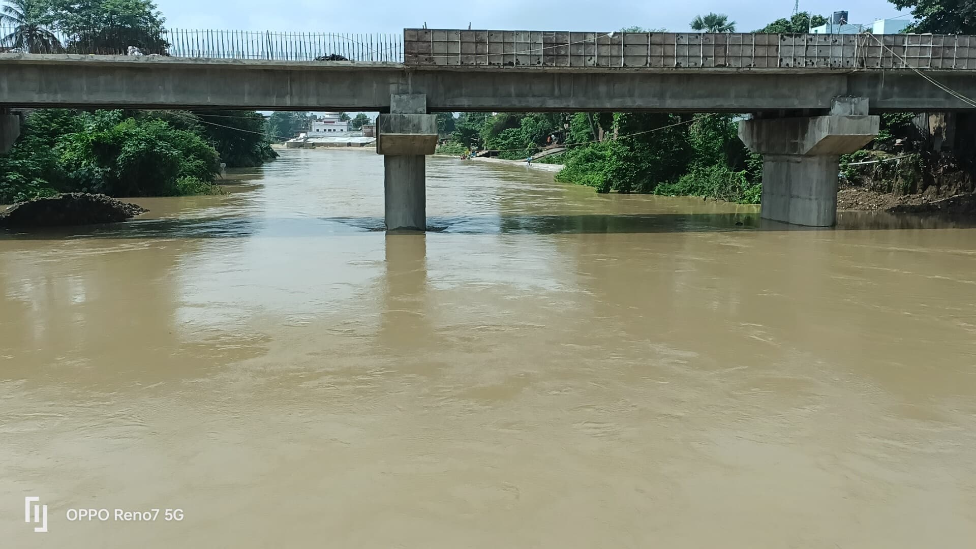 स्लुइस गेट तक पहुंचा बागमती नदी का पानी, शहर पर गहराया बाढ़ का संकट