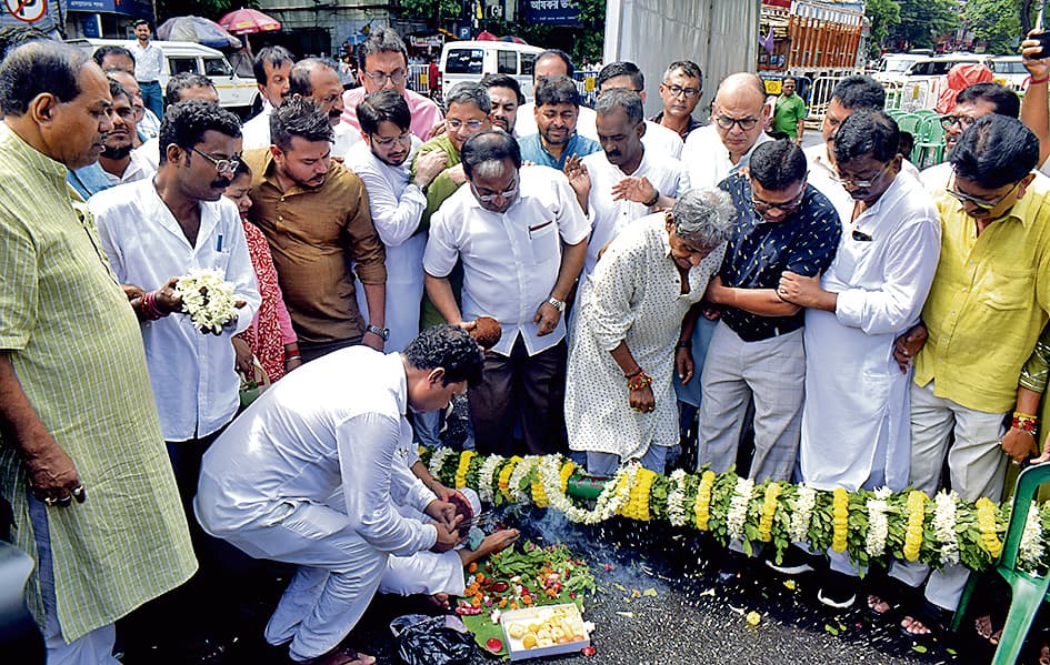 आज भी प्रासंगिक है एकुशे जुलाई : सुब्रत बख्शी