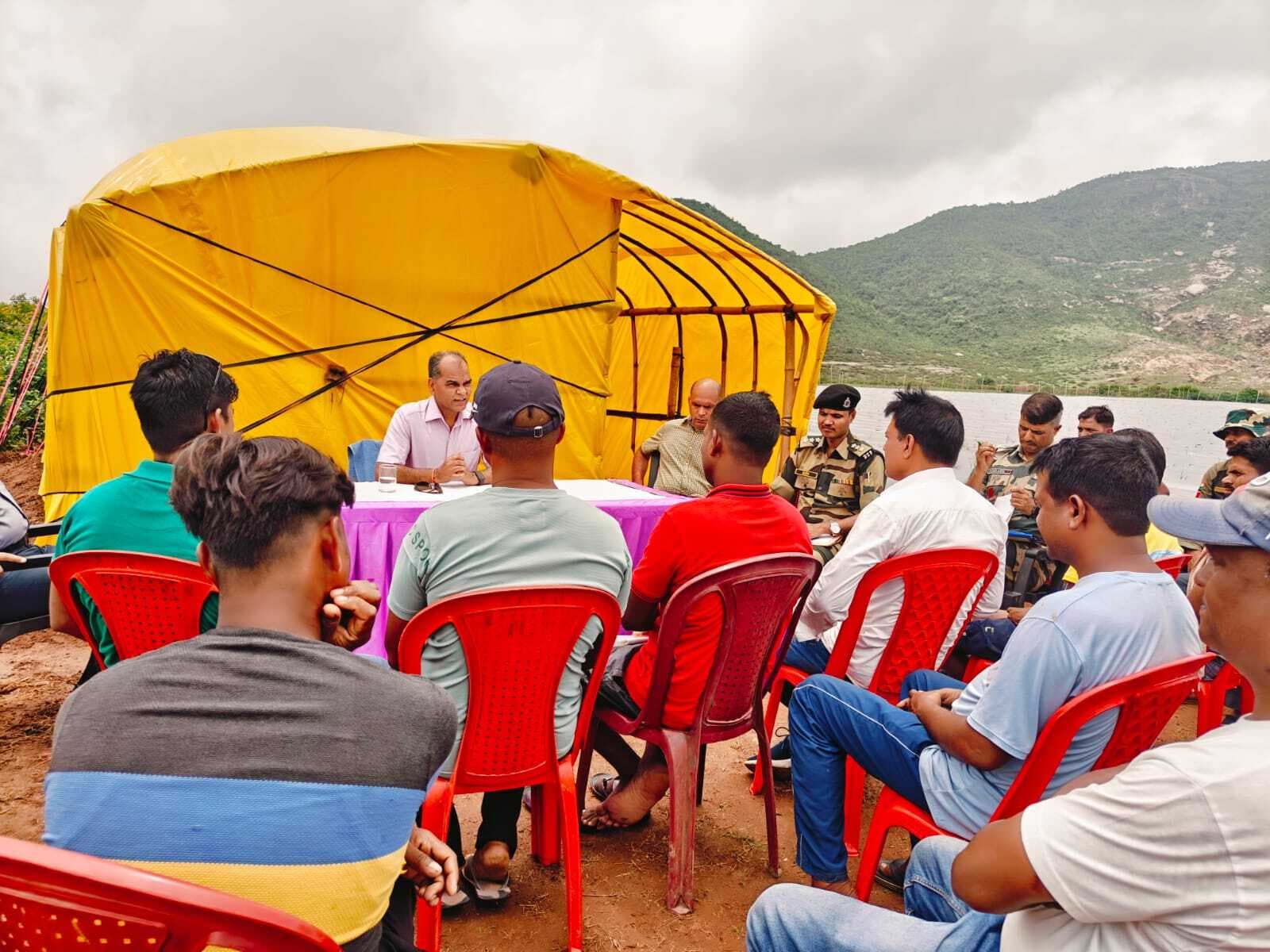 ग्रामीणों के विरोध के बाद बीएसएफ का मोर्टार फायरिंग बंद