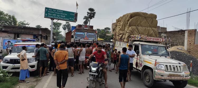 दिल्ली जाने वाली बस के सवारियों ने किया हंगामा