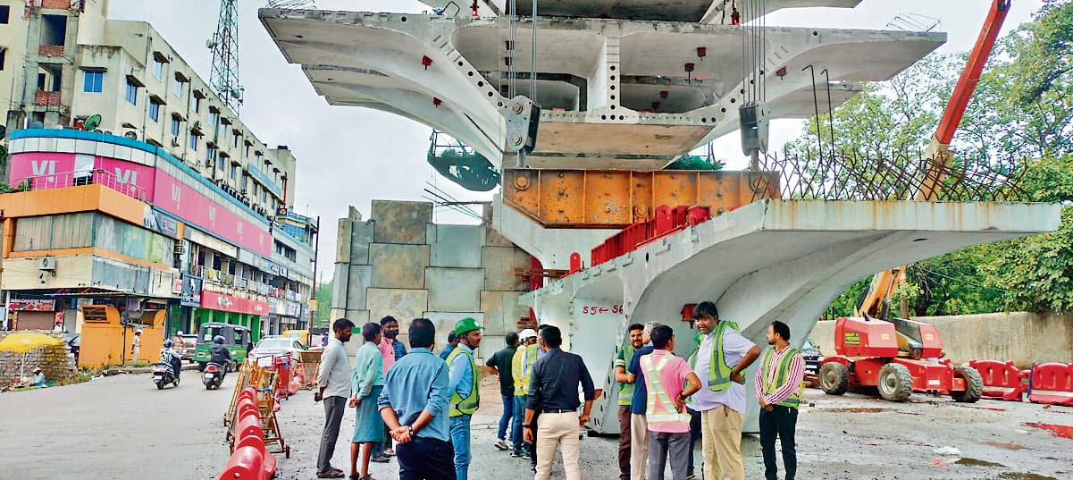 कांटाटोली फ्लाइओवर पर सेगमेंट चढ़ाने का काम पूरा, 31 जुलाई तक चालू करने का लक्ष्य