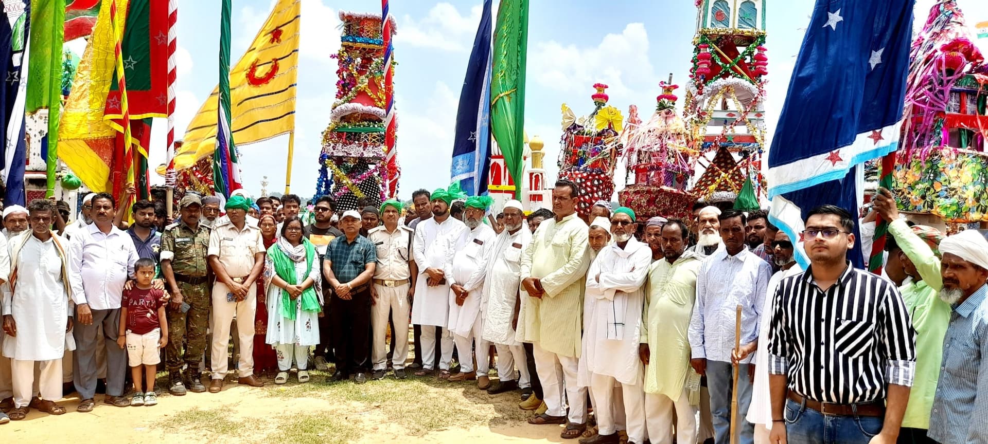 पारंपरिक अस्त्रों की कलाबाजी ने सबको किया आश्चर्यचकित
