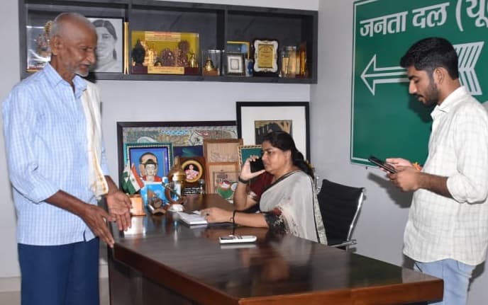 जलजमाव की समस्या को लेकर मंत्री से मिले लोग, हरकत में आया विभाग