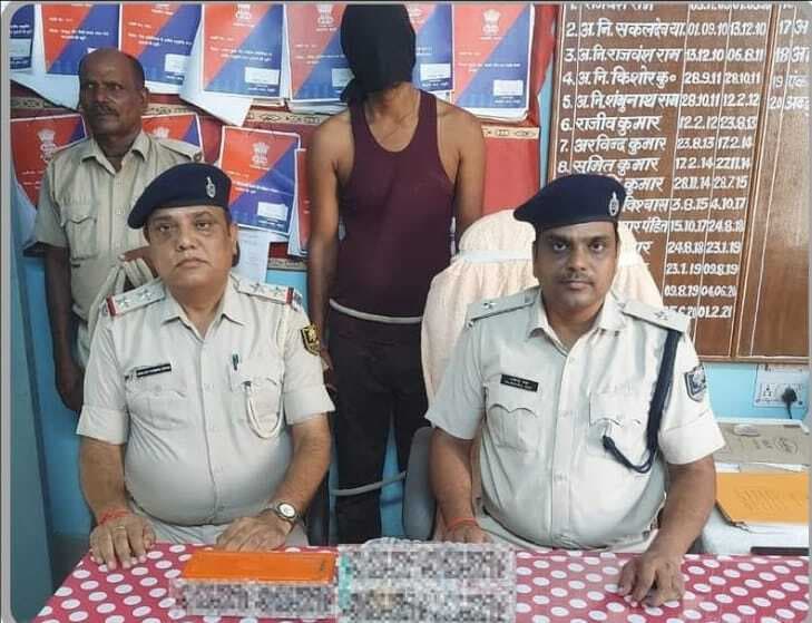 हथियार के साथ पटना निवासी अपराधी गिरफ्तार