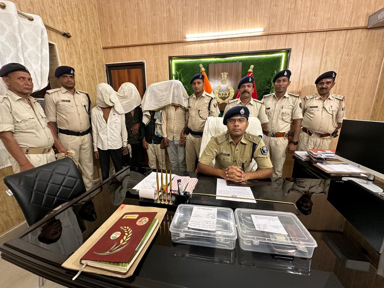 लूट की योजना बनाते चार अपराधी गिरफ्तार