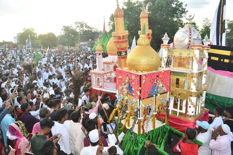 या अली, या हुसैन के नारों से गूंजा बोकारो