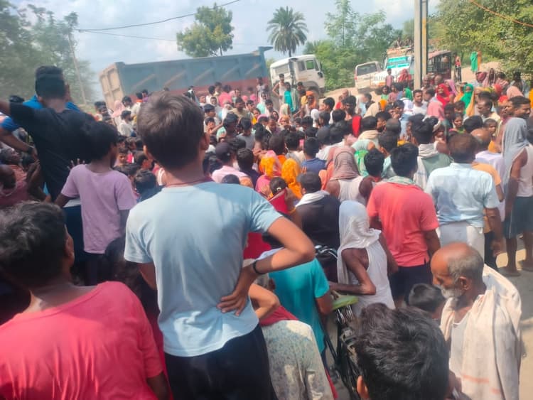 संदिग्ध परिस्थिति में युवक की हुई मौत, पांच बीमार