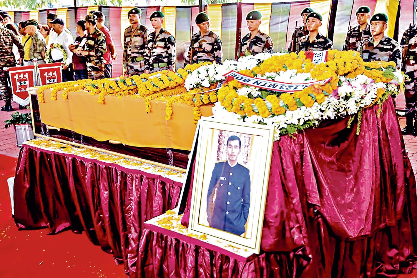 कैप्टन बृजेश थापा का पार्थिव शरीर सिलीगुड़ी पहुंचा