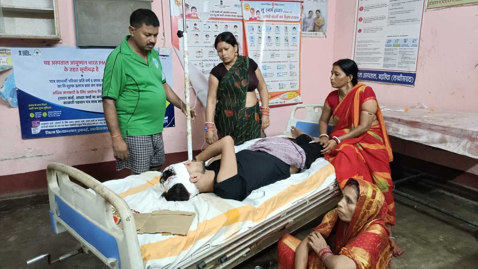 बारात में दो पक्षों के बीच हुई मारपीट, दूल्हे के भाई समेत तीन घायल