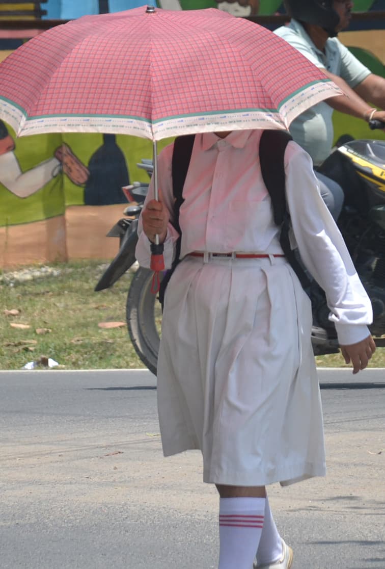 माॅनसून कमजोर, गर्मी से लोग हो रहे परेशान