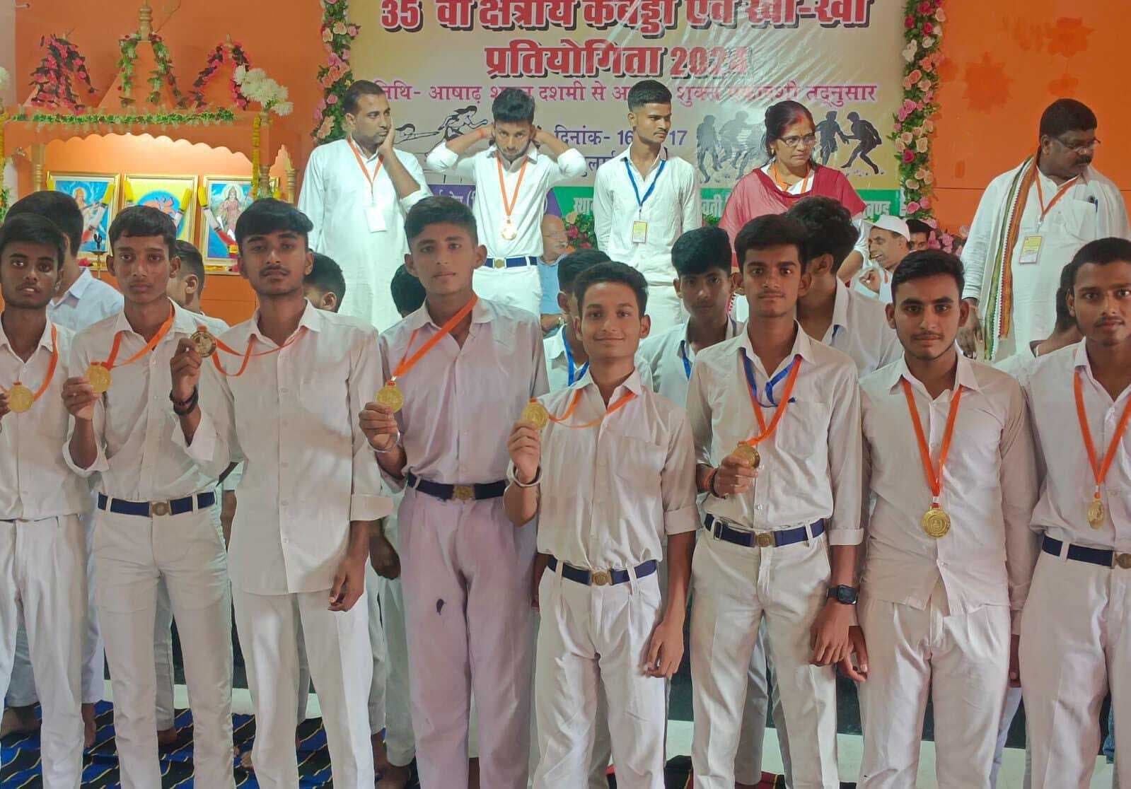 लोहरदगा में आयोजित क्षेत्रीय खो-खो प्रतियोगिता में महेंद्र मुनि के बच्चों ने लहराया परचम