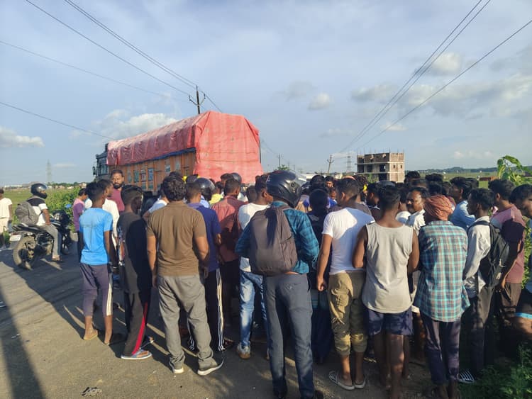 रातू में ट्रक ने बाइक को चपेट में लिया, एक की मौत