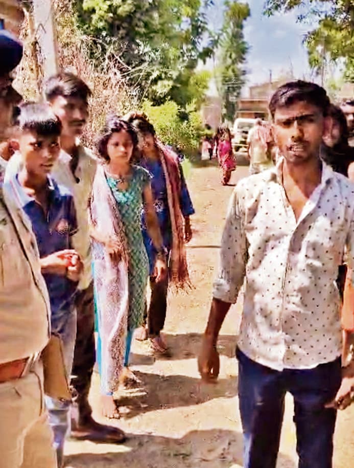 घर के बाहर खेल रहे ढाई साल के बच्चे को वाहन ने कुचला, मौत