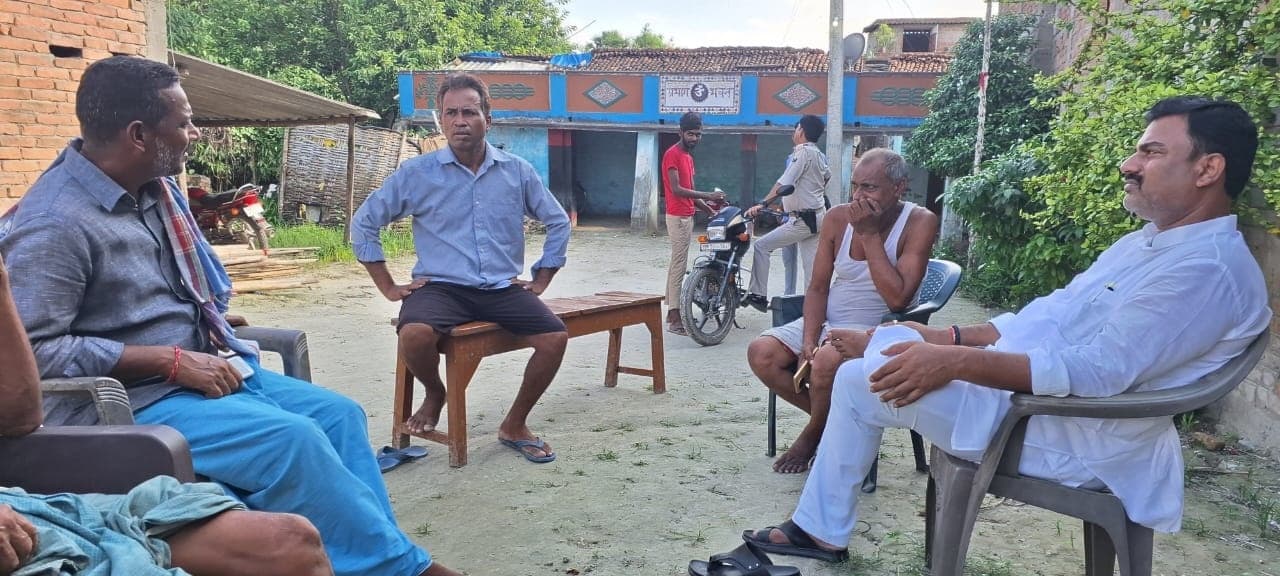 विधायक ने परिजनों से मिलकर दी सांत्वना